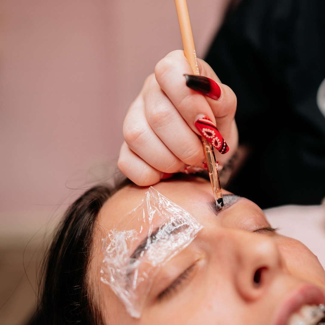Brow & Lash Wrap - Makeup and Beauty Courses Online