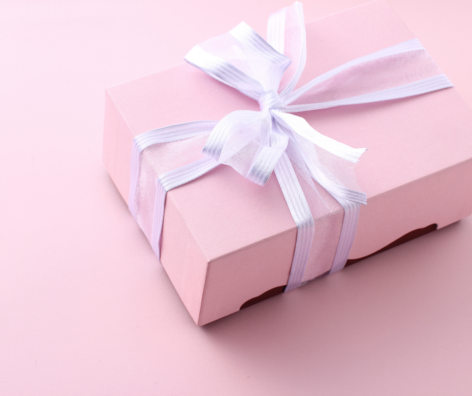 MYSTERY MAKEUP GIFT BOX - Makeup and Beauty Courses Online